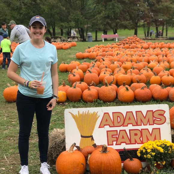 Meet your Posher, Rachel - Picture 3 of 3